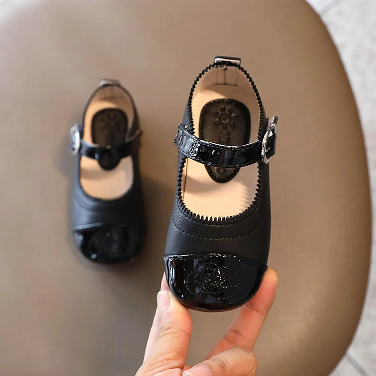 2025 Girls Sandals Summer For Children Wearing Beach Shoes Pearl Soft Sole