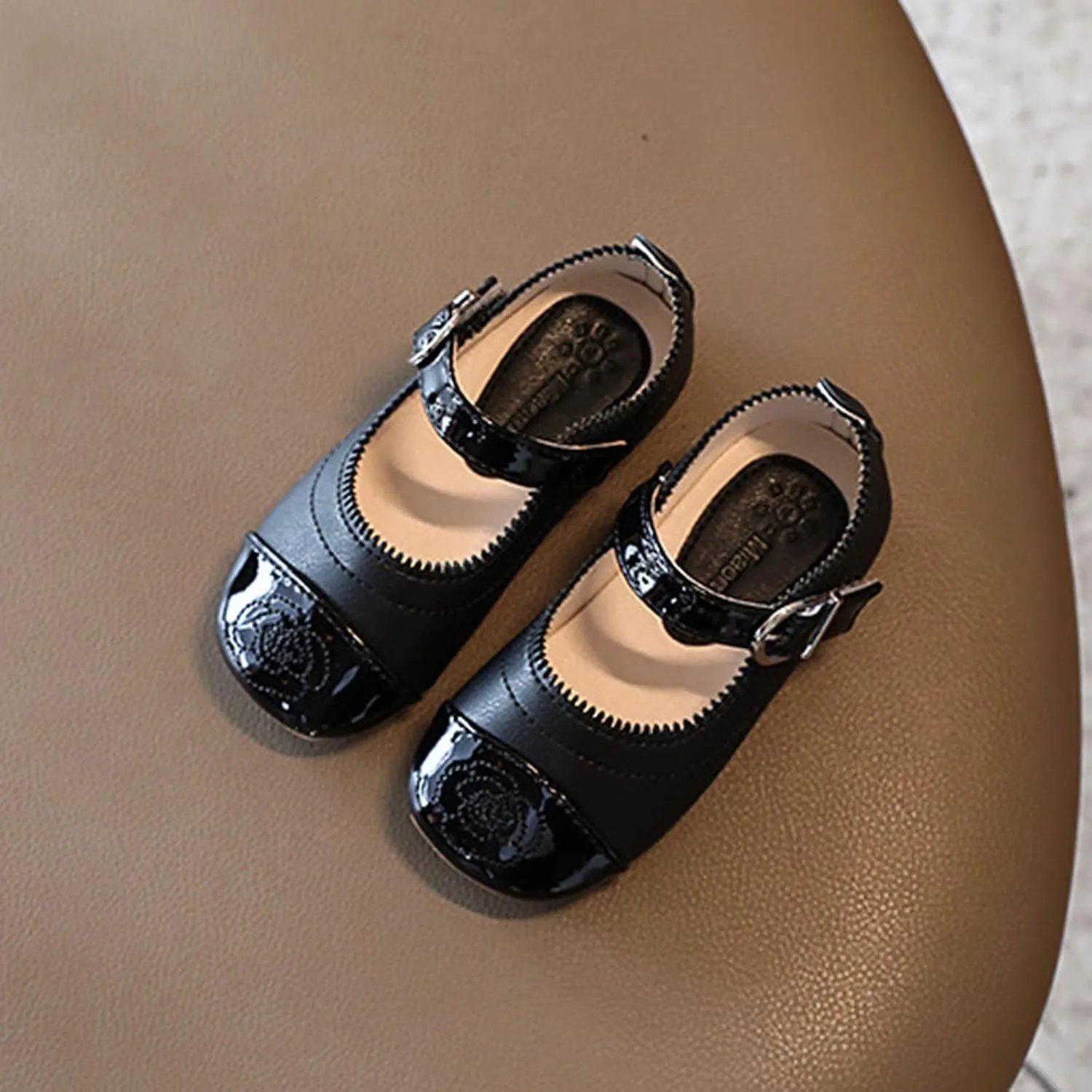 2025 Girls Sandals Summer For Children Wearing Beach Shoes Pearl Soft Sole