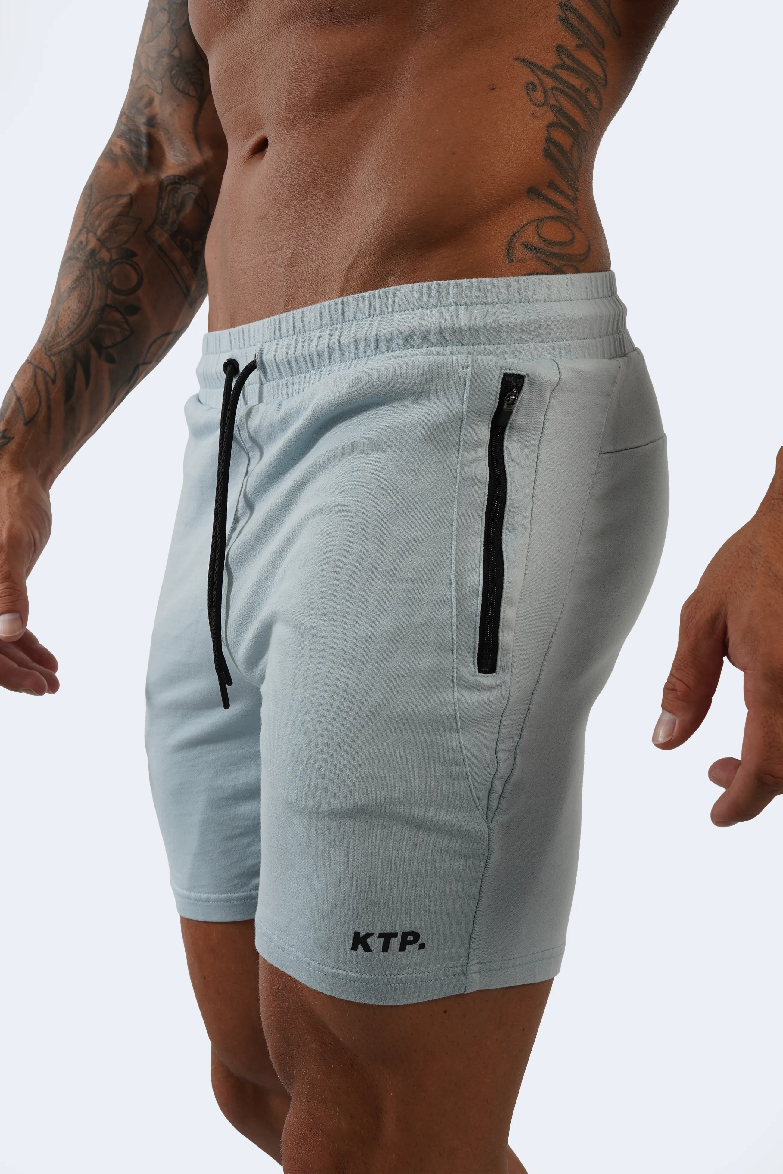 ESSENTIAL SHORTS 2.0 - LIGHT BLUE