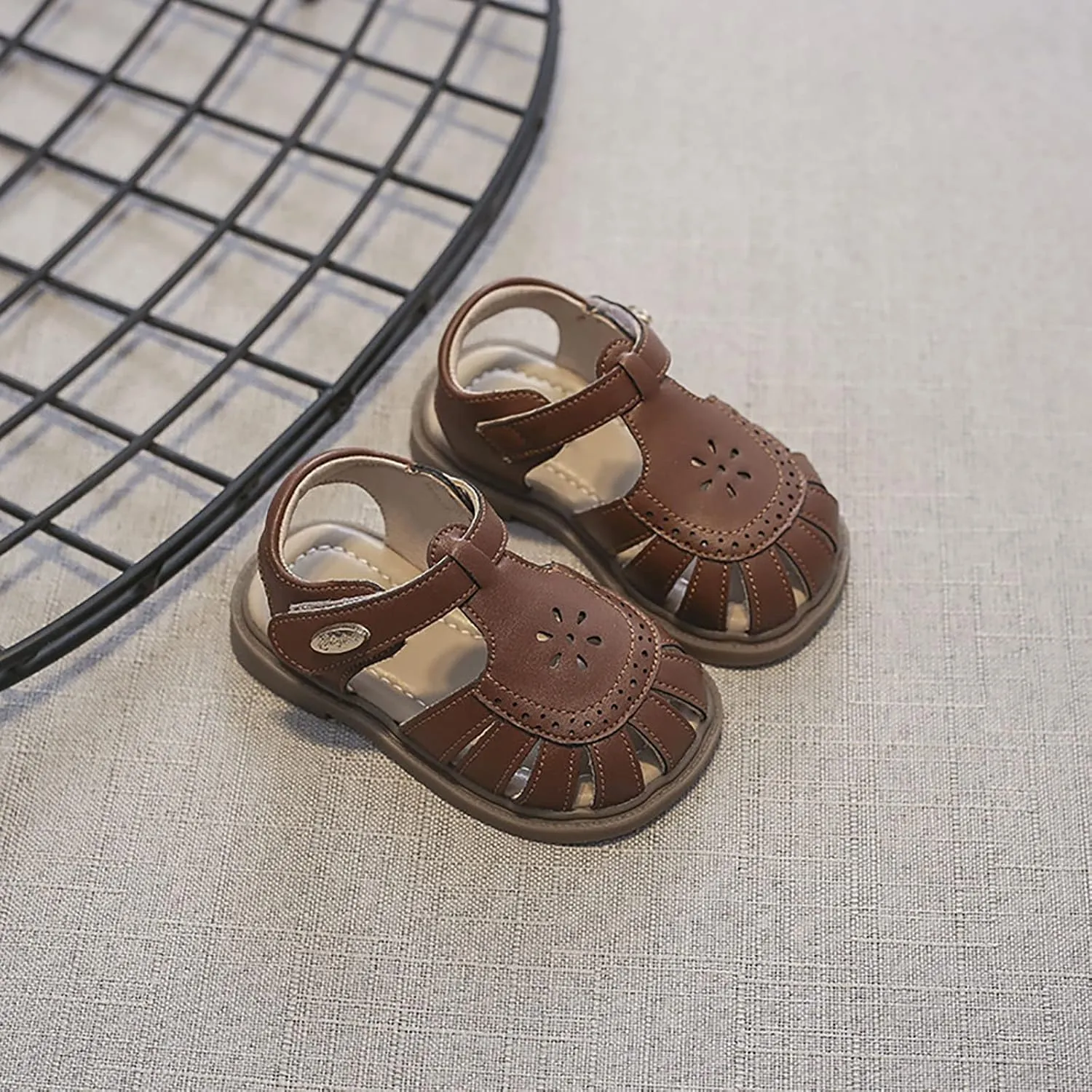 Girls Wrapped Toe Sandals Roman Sandals Hollow Floral Pattern Soft Bottom Beach Shoes For Toddler Jelly Shoes Girls