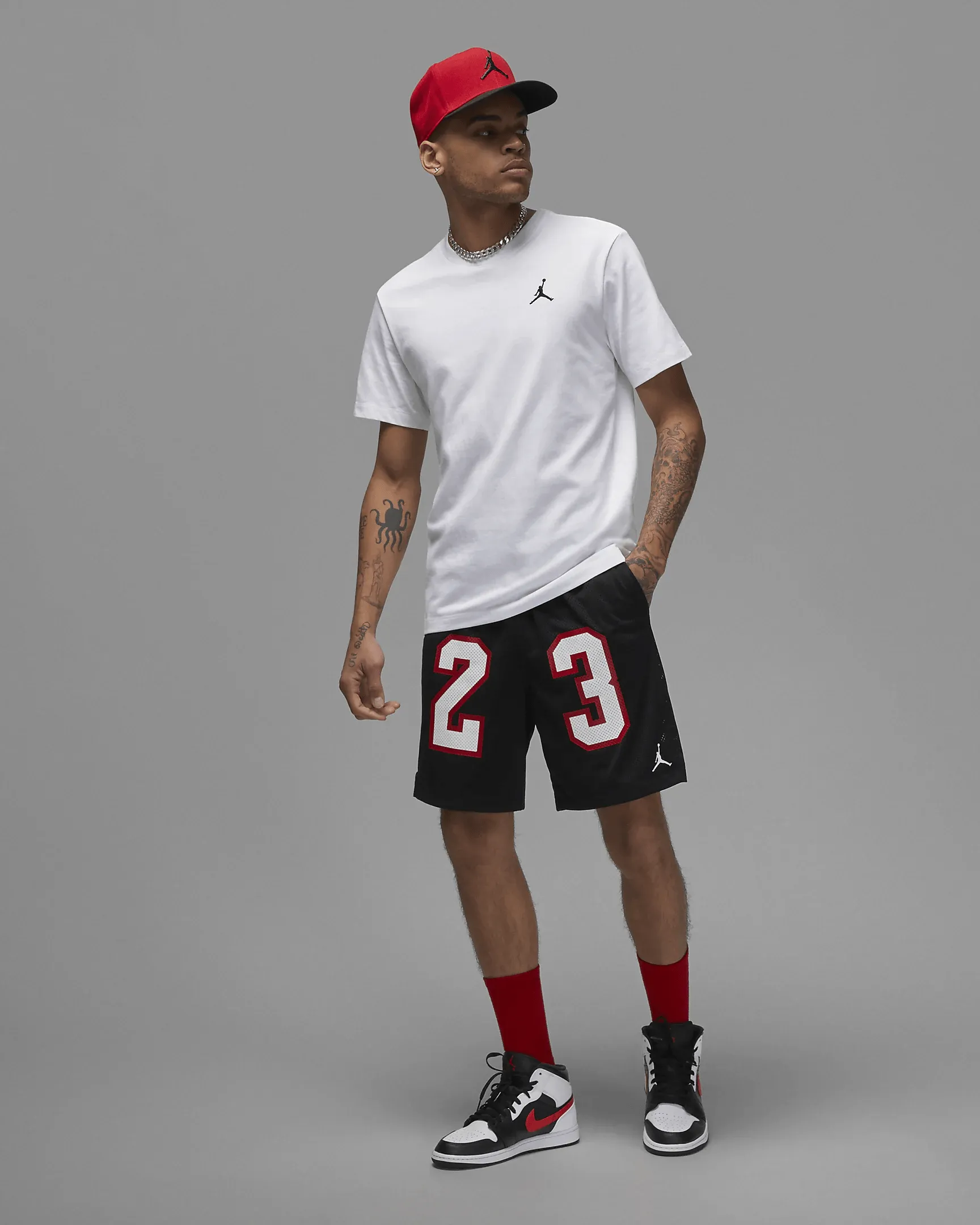 Jordan - Men - Essential Mesh Shorts - Black/White