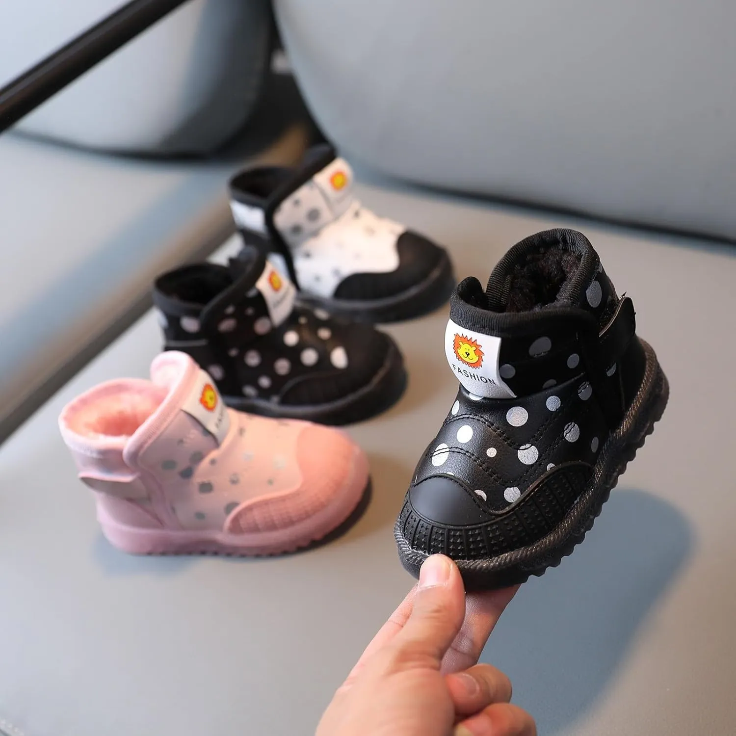 Kids Winter Fleeced Snow Boots Baby Boys Girls Light Up Boots with Warm Liing Toddler Slip Resistan Outdoor Shoes