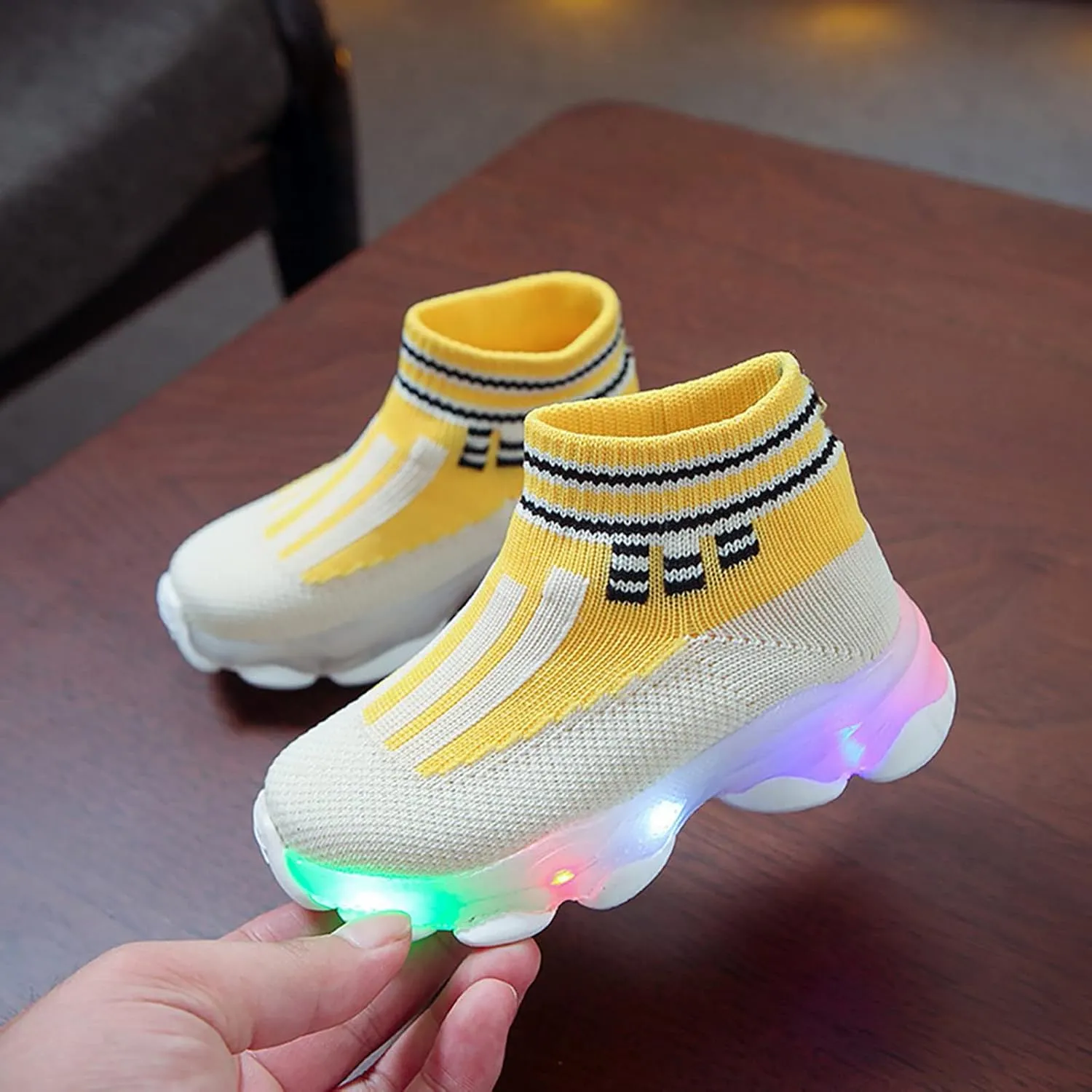 Light Up Shoes Toddler Mesh Lightweight LED Flashing Breathable Soft Sole Walking Sock Sneakers for Boys Baby Knitwear