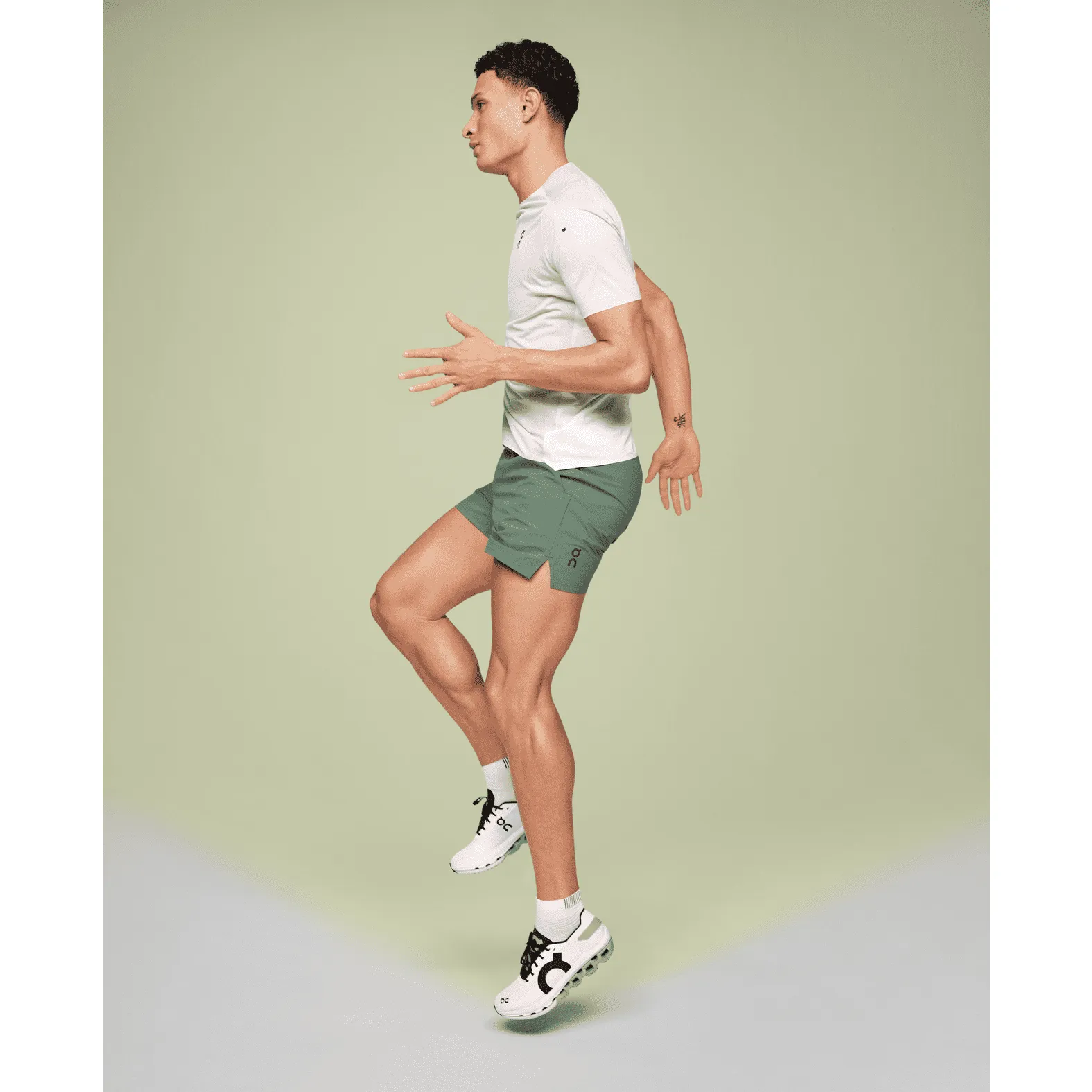 On Essential Shorts Mens