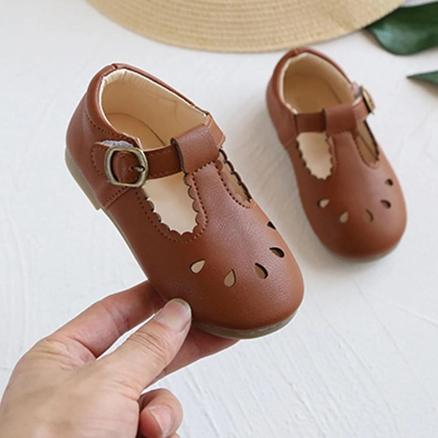 sandal Sandals Spring/Summer Solid Soft Sole Hollow Metal Buckle Walking Shoes Party Birthday School