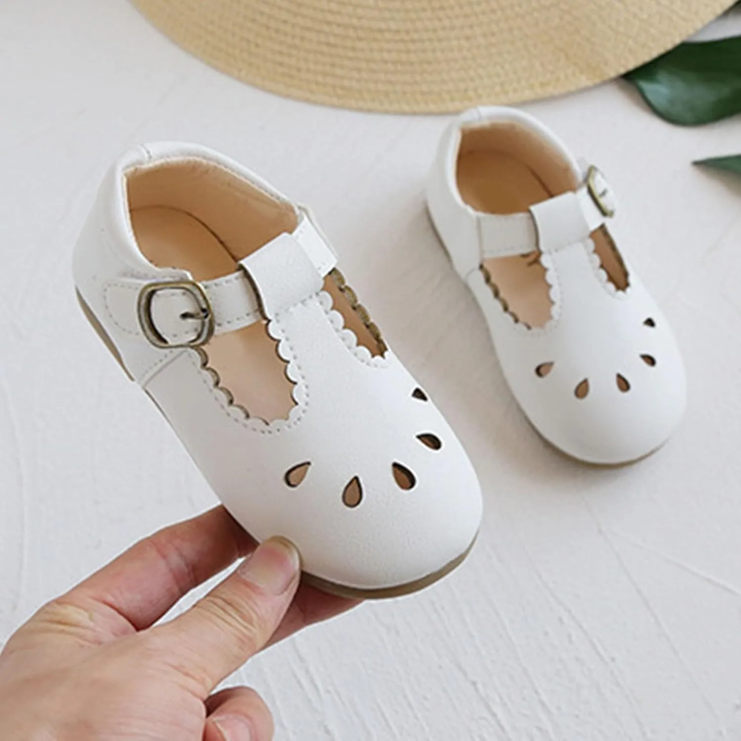sandal Sandals Spring/Summer Solid Soft Sole Hollow Metal Buckle Walking Shoes Party Birthday School