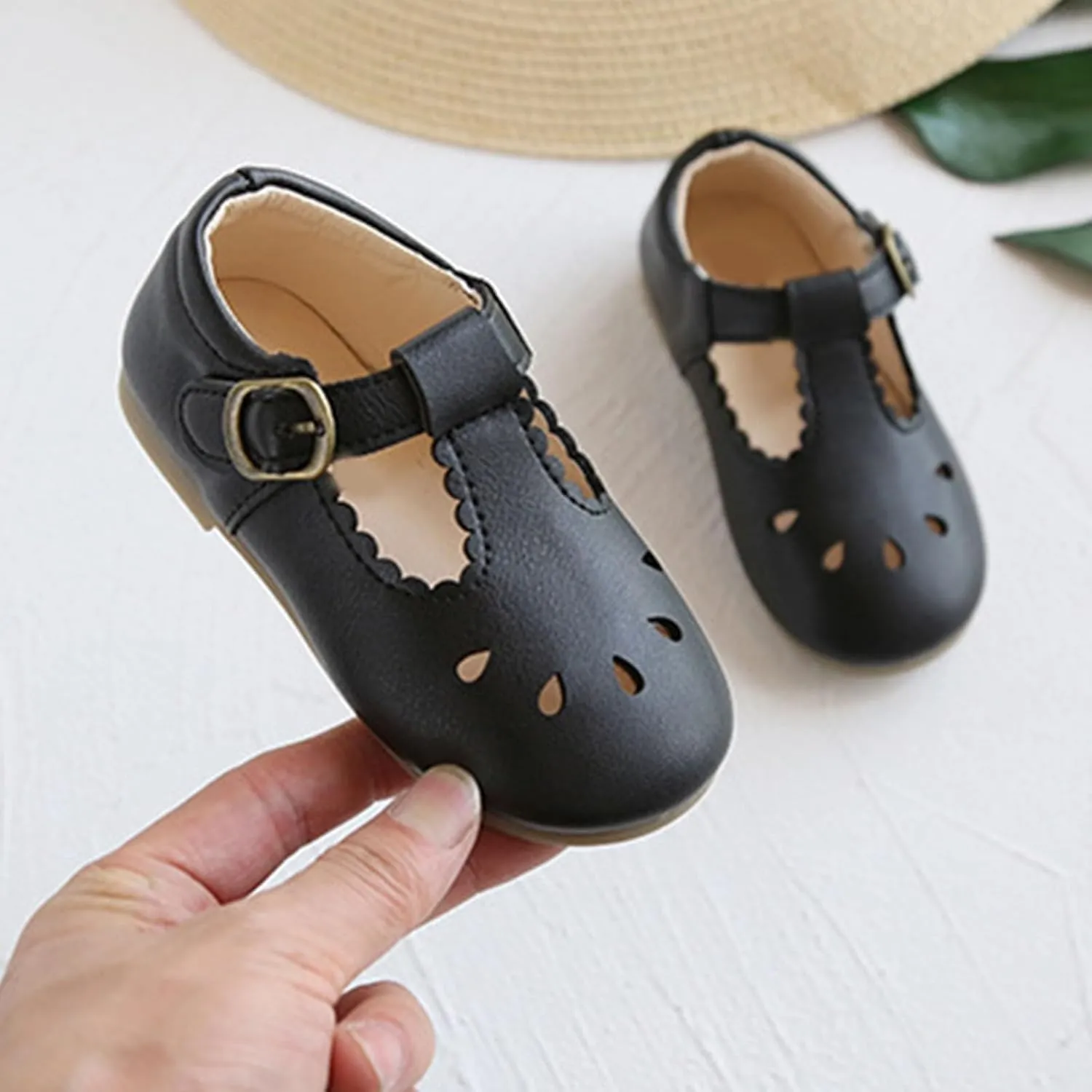 sandal Sandals Spring/Summer Solid Soft Sole Hollow Metal Buckle Walking Shoes Party Birthday School