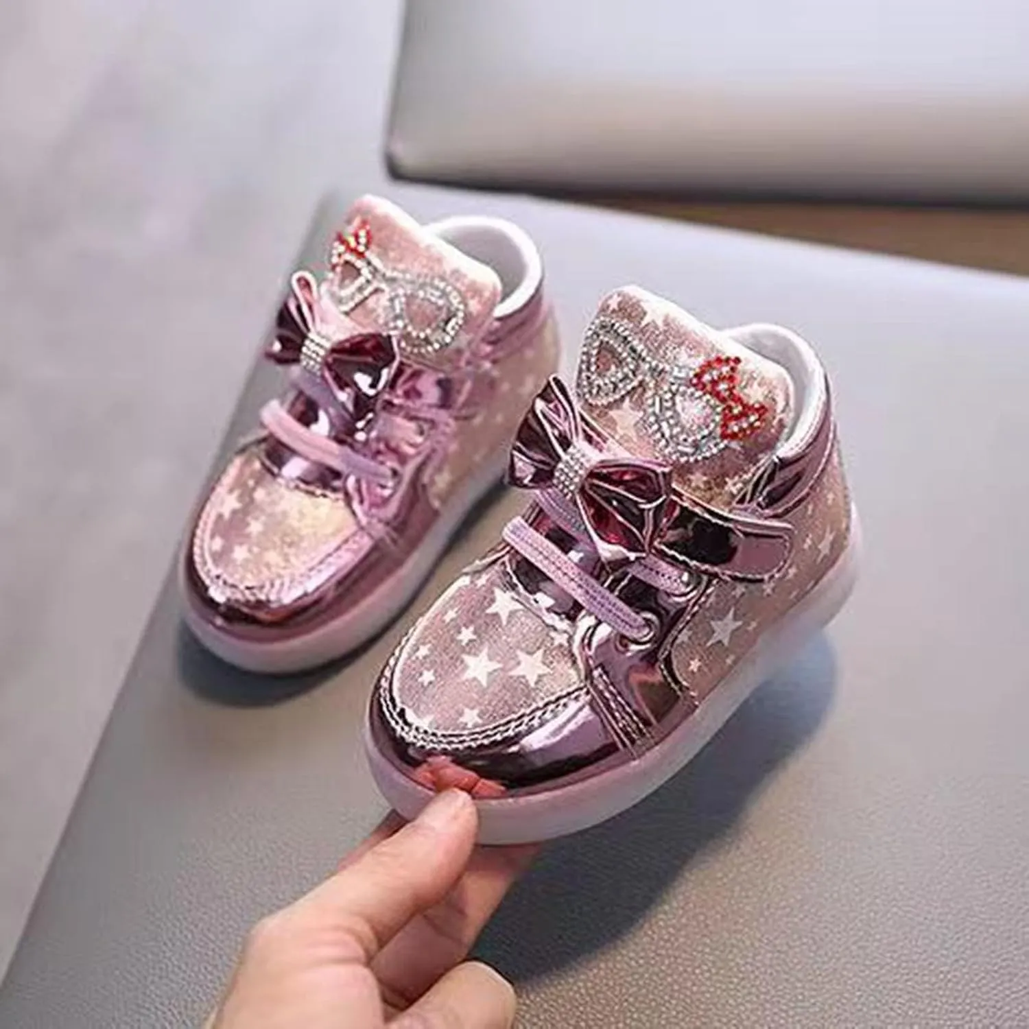 Toddler Baby Light Up Shoes Kids Girls Non Slip Glitter High Top Sneakers Fashion Child Flashing Mesh Wide Sport Shoes
