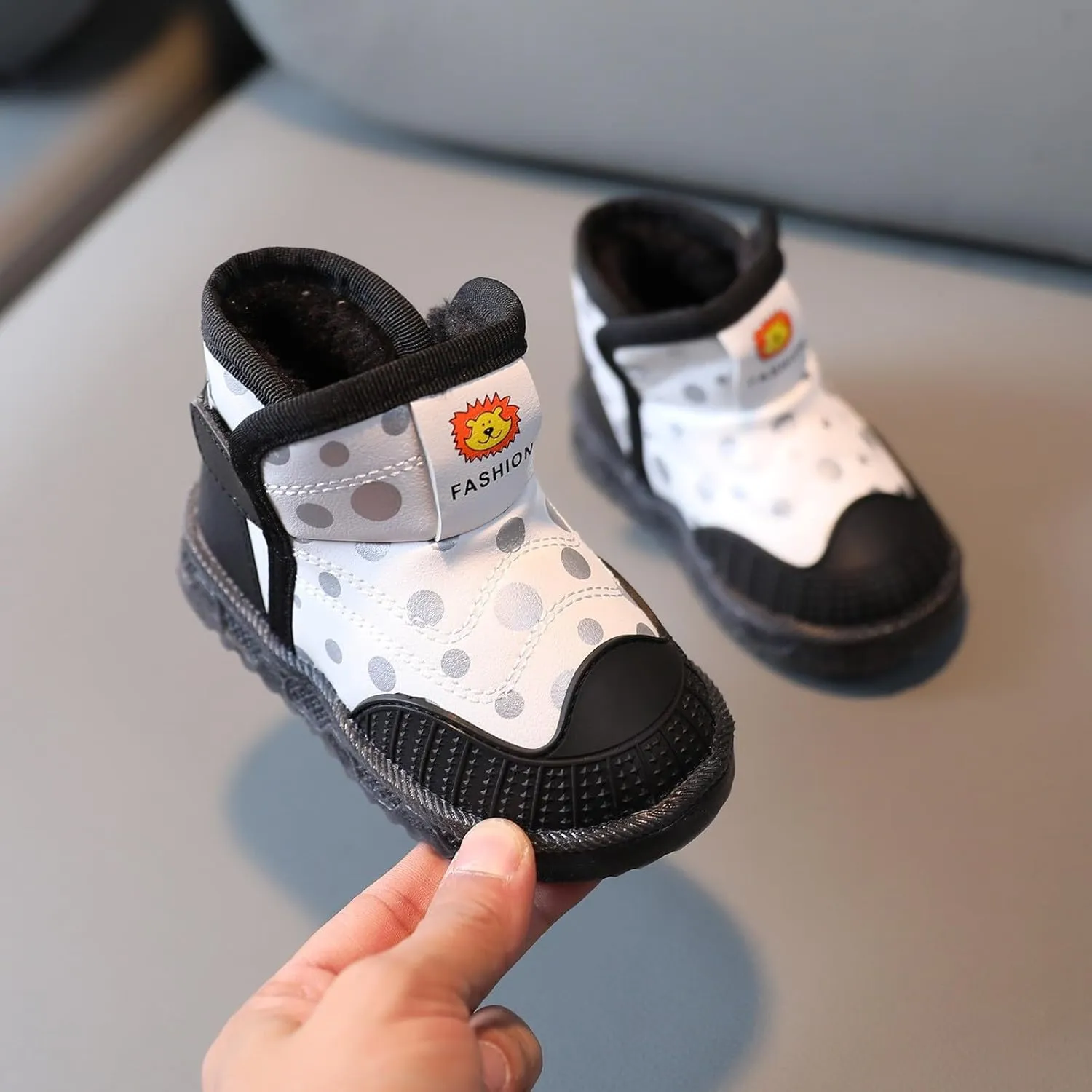 Toddler Non Slip Booties Boys Girls Lights Up Led Soft Sole Flat Shoes Fleece Cotton Lined Warm Boots Walking Shoes