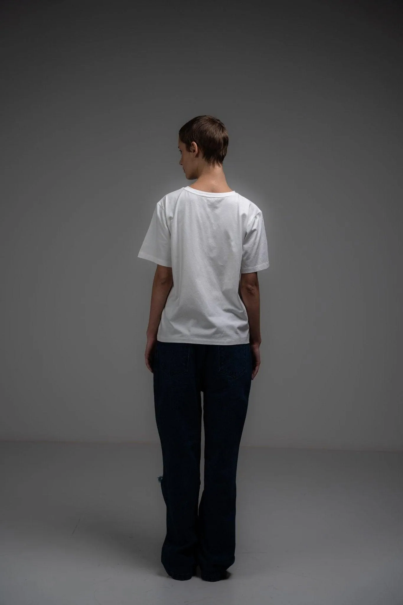 WHITE ROUND NECK T-SHIRT