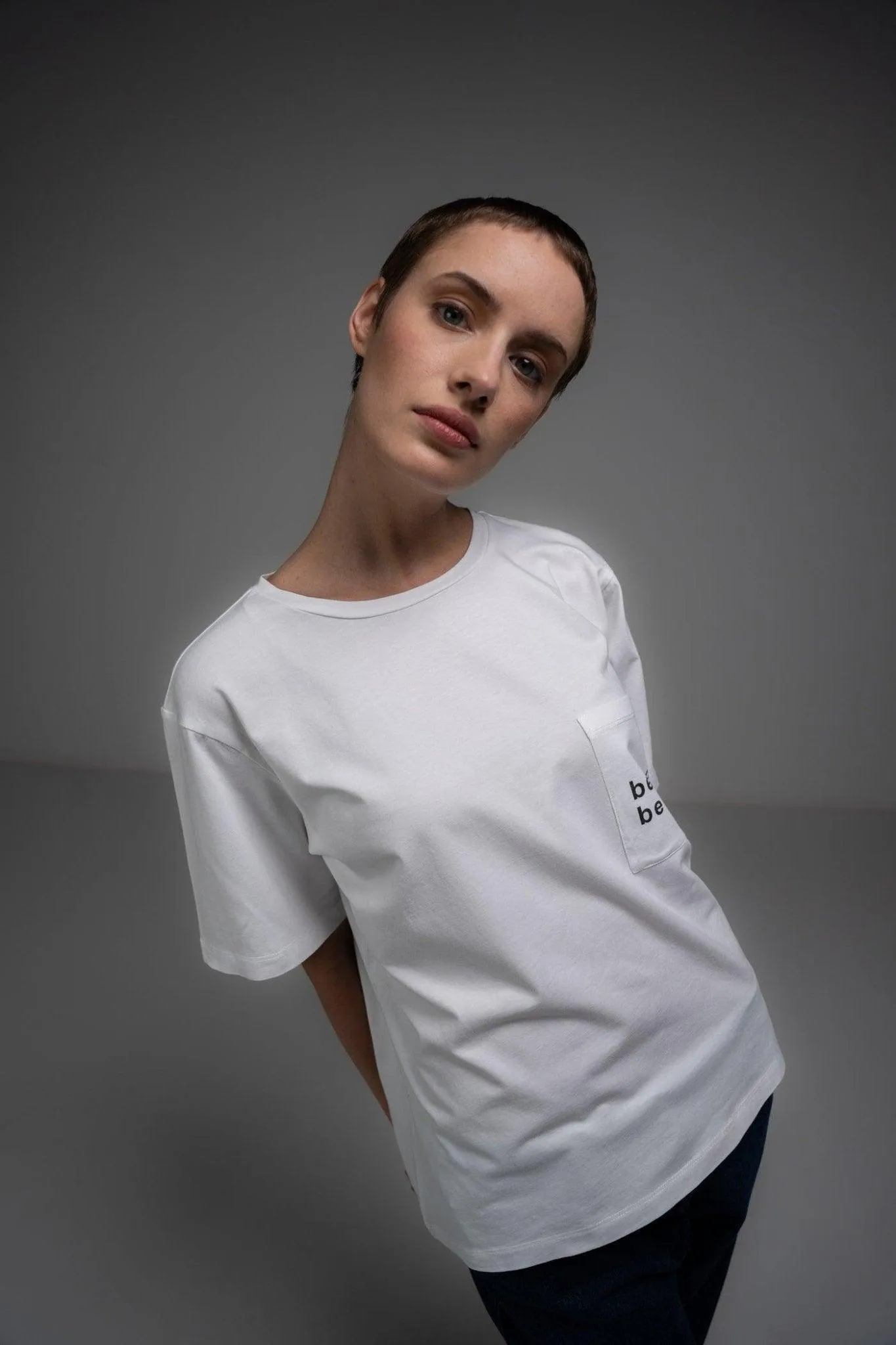 WHITE ROUND NECK T-SHIRT